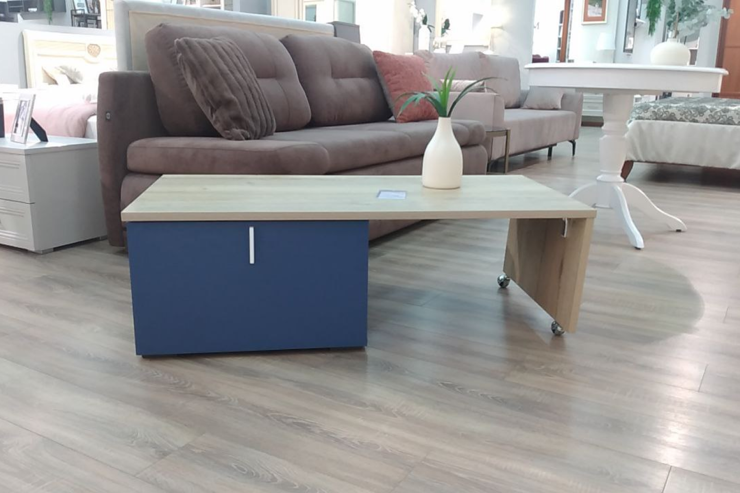 Распродажа - изображение №2 "Стол Альфа (выставочный образец)"  на www.Angstrem-mebel.ru