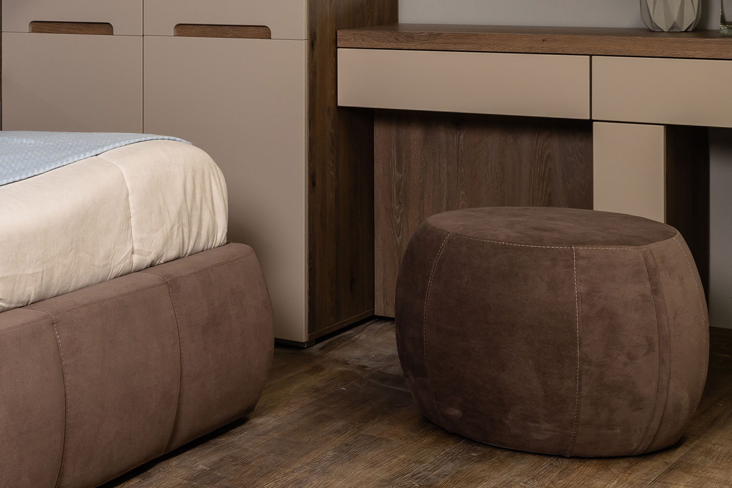 Пуфы - изображение №7 "Пуф Анри"  на www.Angstrem-mebel.ru